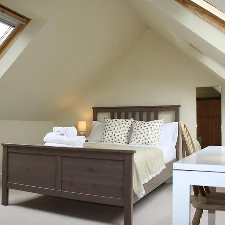 Casa de Férias Relaxing, Spacious House With Gardens In Redland Bristol
