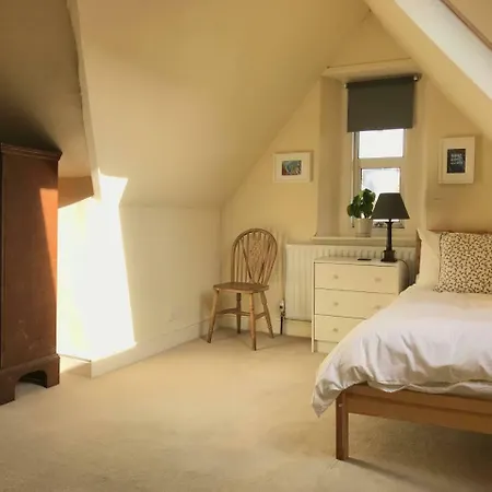 Relaxing, Spacious House With Gardens In Redland * Bristol