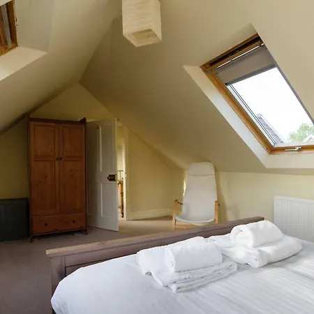 Relaxing, Spacious House With Gardens In Redland