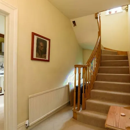 Relaxing, Spacious House With Gardens In Redland Bristol