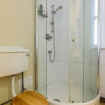 Relaxing, Spacious House With Gardens In Redland Bristol
