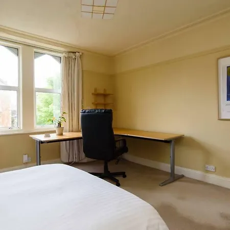 Relaxing, Spacious House With Gardens In Redland Bristol