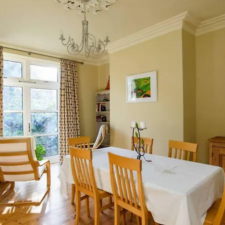 Relaxing, Spacious House With Gardens In Redland