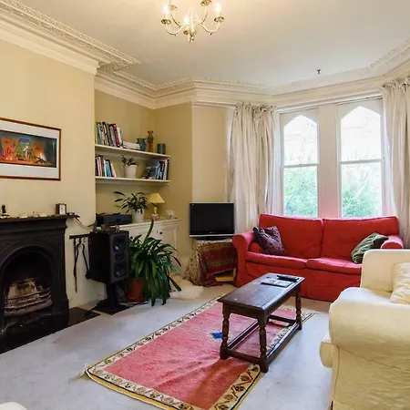 Casa de Férias Relaxing, Spacious House With Gardens In Redland Bristol