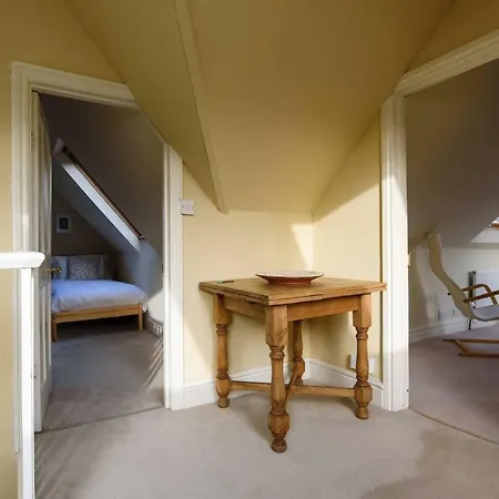 Relaxing, Spacious House With Gardens In Redland Bristol
